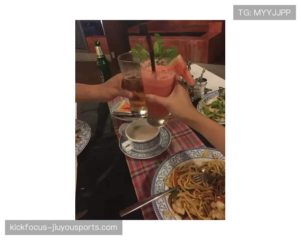 C罗早餐那一桌太扎心了，我一个月工资连点菜的钱都不够